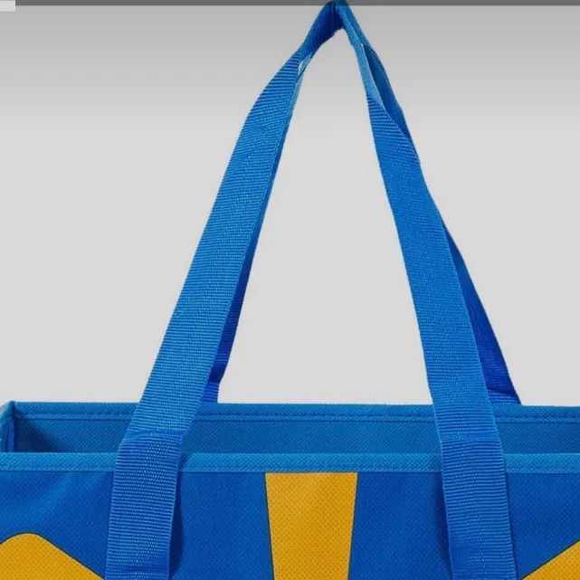 chat with ai character: Walmart bag