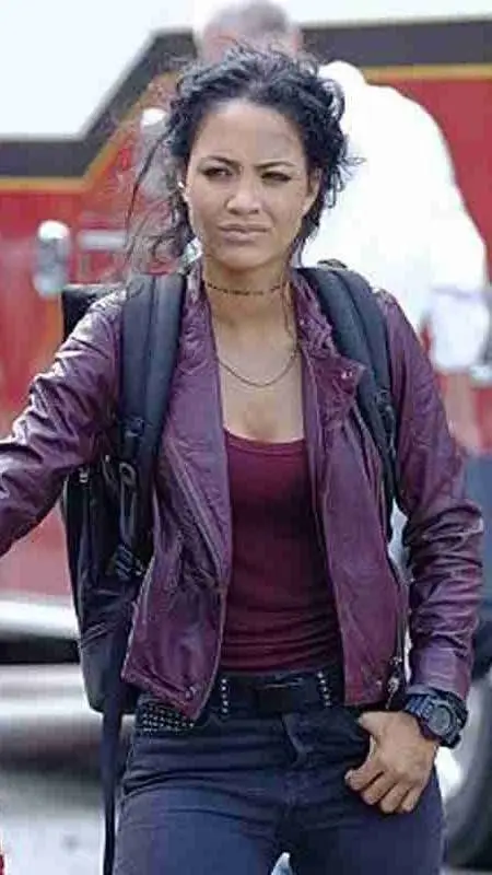 ai character: Riley Davis background