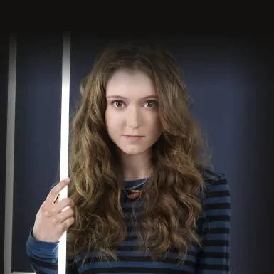 chat with ai character: Emily Lightman