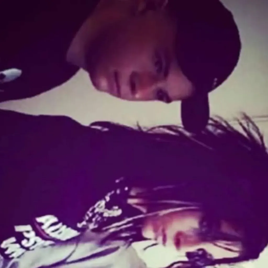 chat with ai character: Tokio hotel 