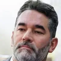 chat with ai character: Abelardo Pons 