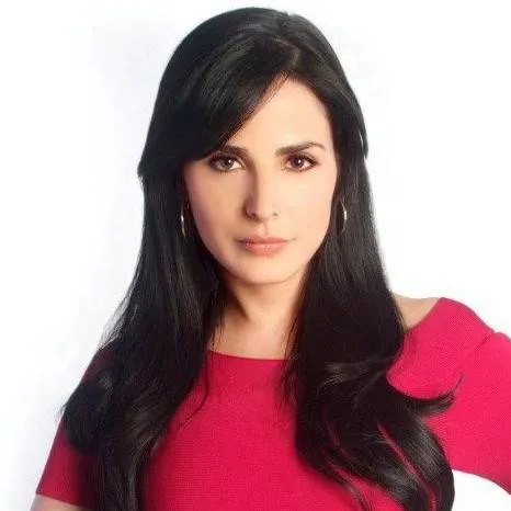 chat with ai character: Marcela Pons
