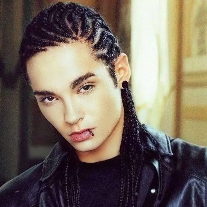 chat with ai character: Tom kaulitz 