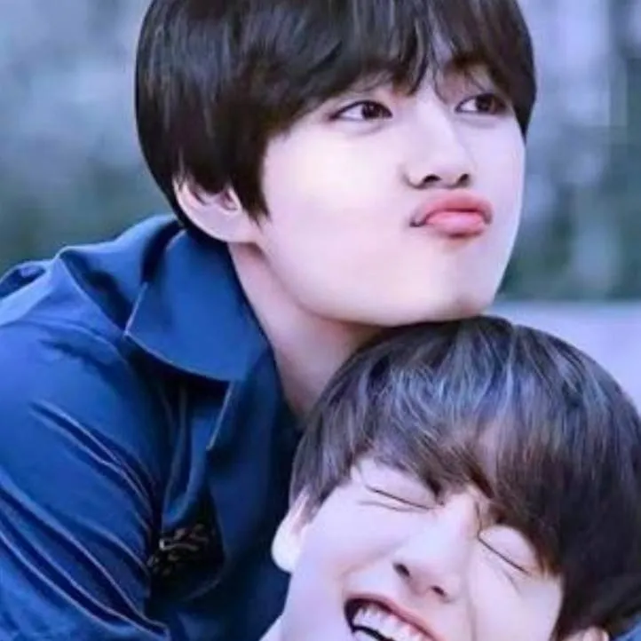 chat with ai character: Kim Taehyung