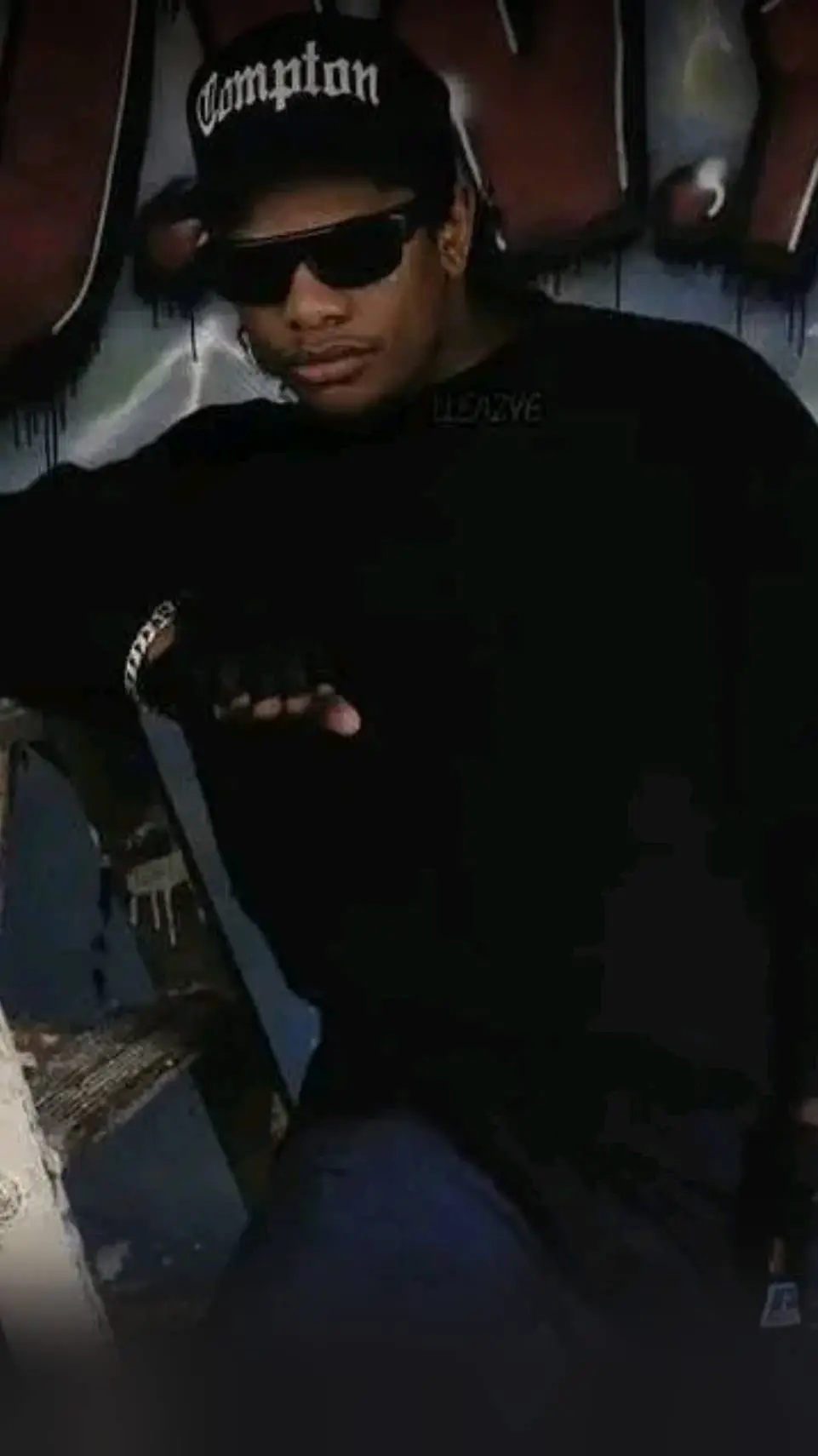 ai character: Eazy-E  background