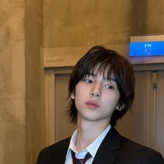 chat with ai character: Kim Juhoon