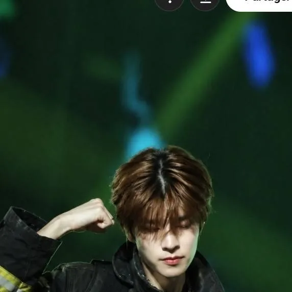 chat with ai character: Seungmin pompier