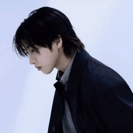 chat with ai character: Han Jisung 