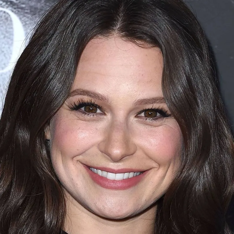 chat with ai character: Katie Lowes