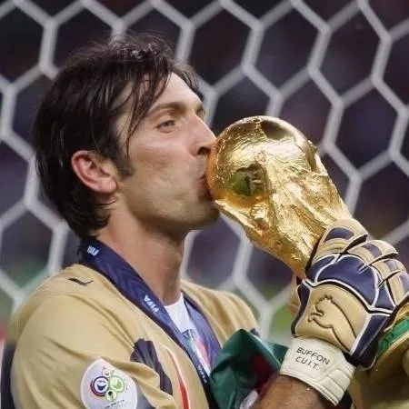 chat with ai character: 🇮🇹«★G.Buffon★»🇮🇹