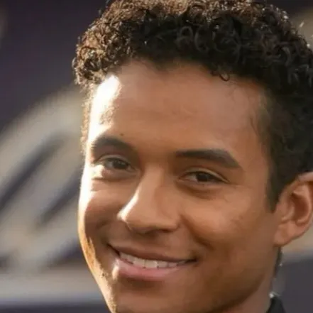 chat with ai character: Jaafar Jackson 💗