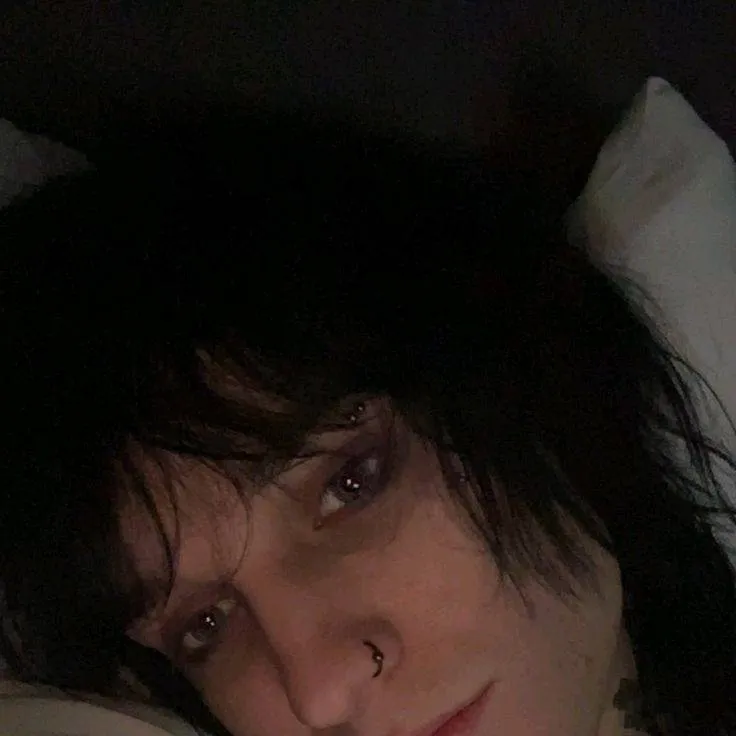 chat with ai character: sleepy johnnie