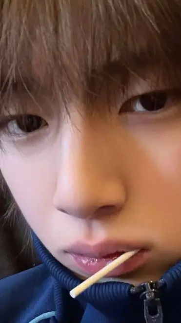 ai character: Juhoon xD 🤨 background