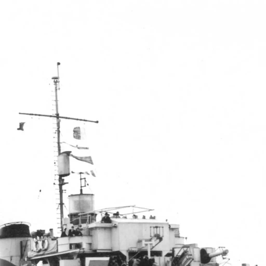 chat with ai character: HMS Hesperus