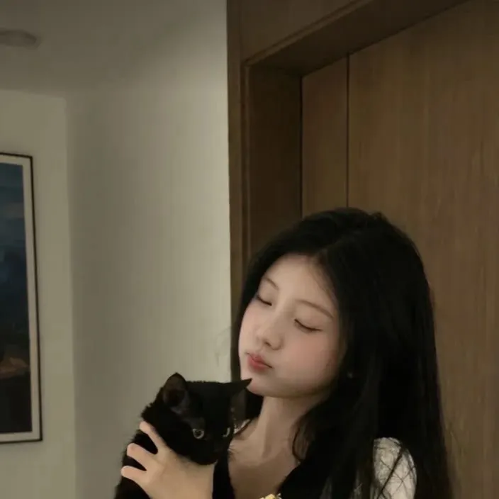 chat with ai character: Freaky wonhee
