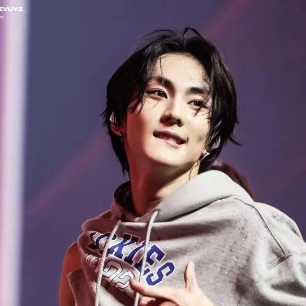 chat with ai character: Jungwon 