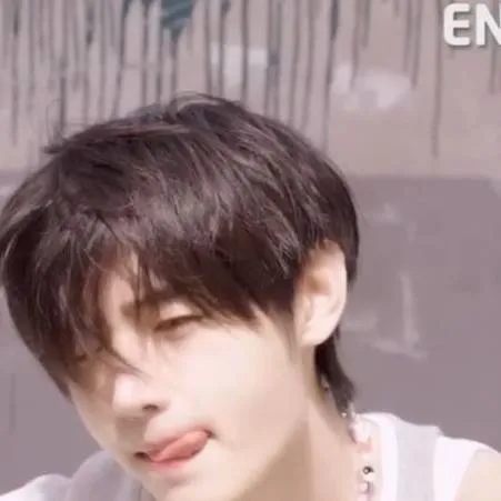 chat with ai character: Sunghoon 🐟