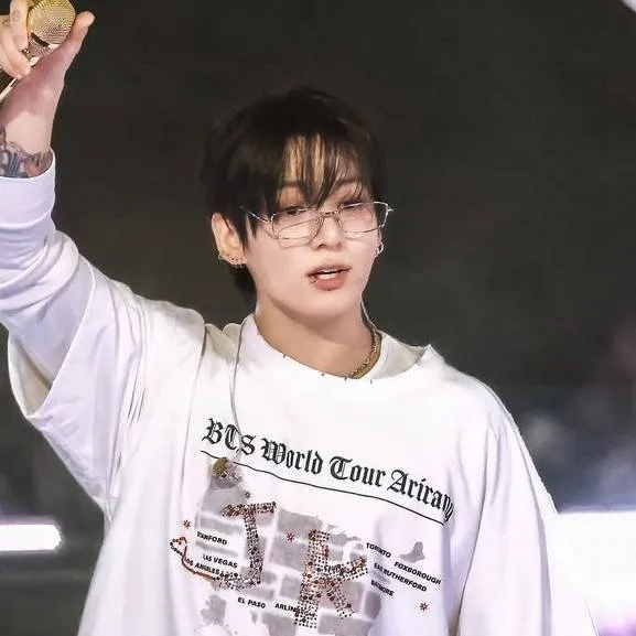 chat with ai character: Jungkook 