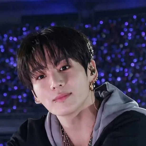 chat with ai character: Jungkook🐰