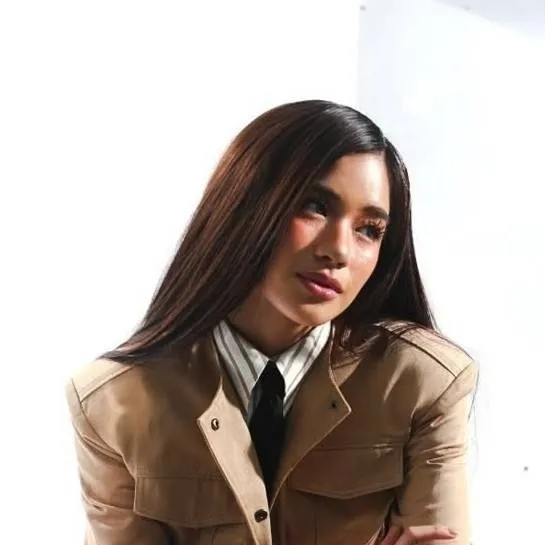 chat with ai character: Ms. Aiah Arceta 