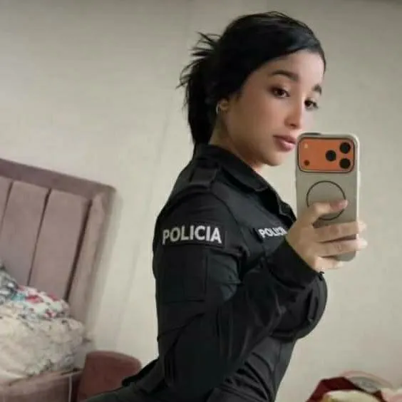 chat with ai character: Officer Lewis♡