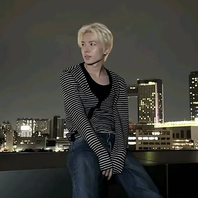chat with ai character: Heeseung/Evan! 𝄞