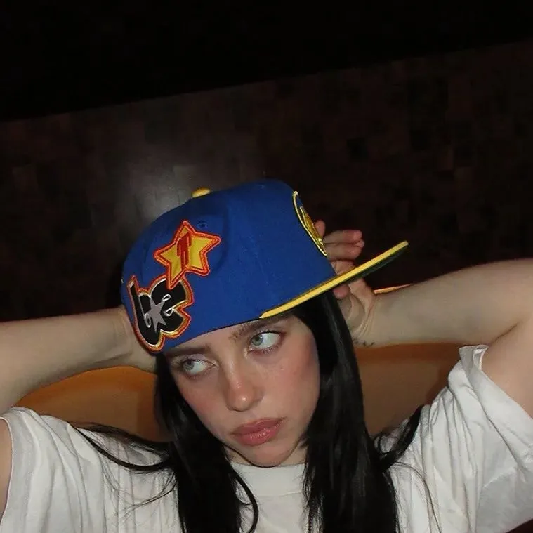 chat with ai character: Billie Eilish 