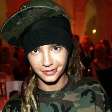chat with ai character: Tom kaulitz 