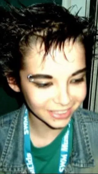 ai character: Bill kaulitz background