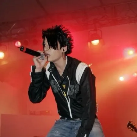 chat with ai character: Bill kaulitz 