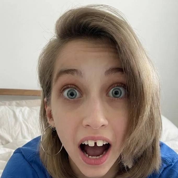 chat with ai character: Hannah 