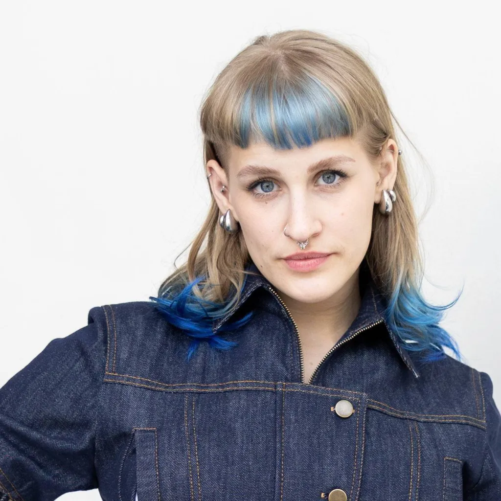 chat with ai character: Aiko