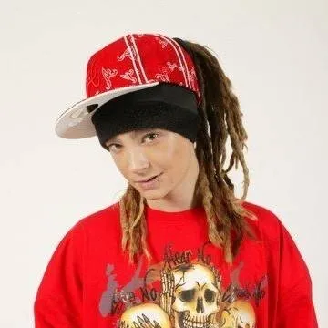 chat with ai character: Tom kaulitz 