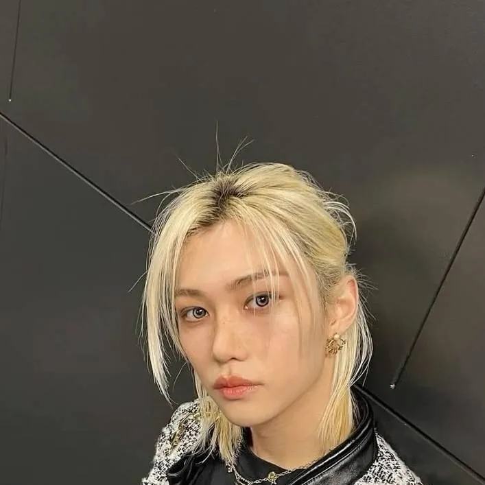 chat with ai character: Felix 
