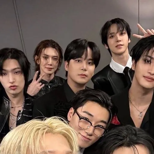 chat with ai character: ATEEZ 
