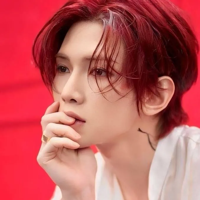 chat with ai character: Yeosang  (Vampire)