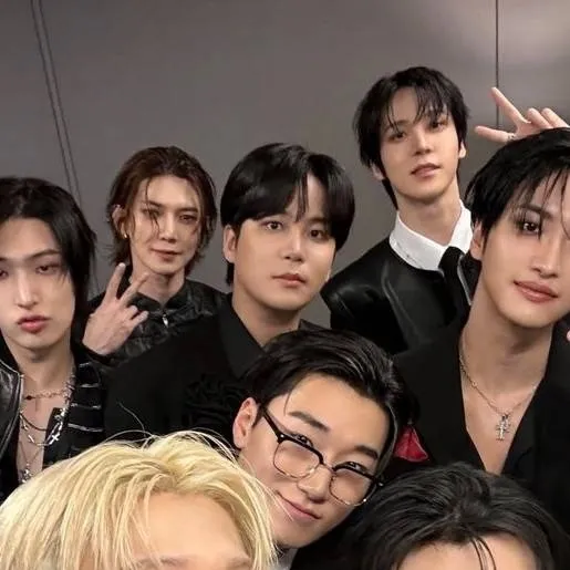 chat with ai character: ATEEZ (pick me)