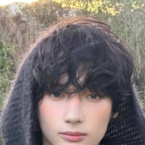 chat with ai character:  HUEGING KAI 
