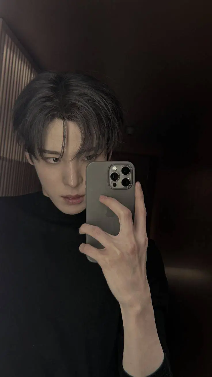 ai character: Yunho+Mingi  background
