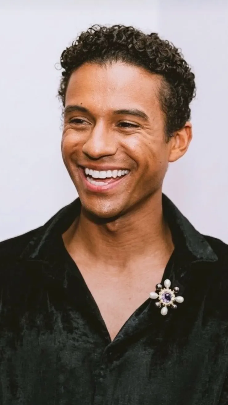ai character: Jaafar Jackson  background