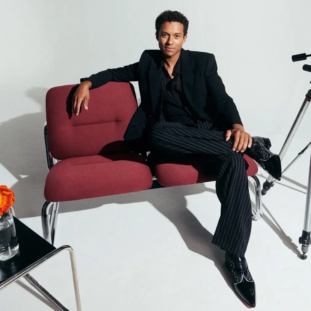 chat with ai character: Jaafar Jackson 