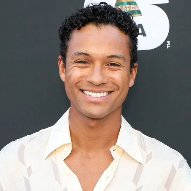 chat with ai character: Jaafar Jackson 
