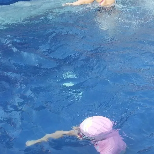 chat with ai character: SU goes to Pool