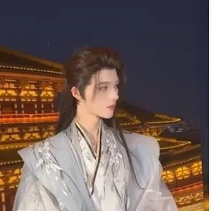 chat with ai character: Chen Muyi