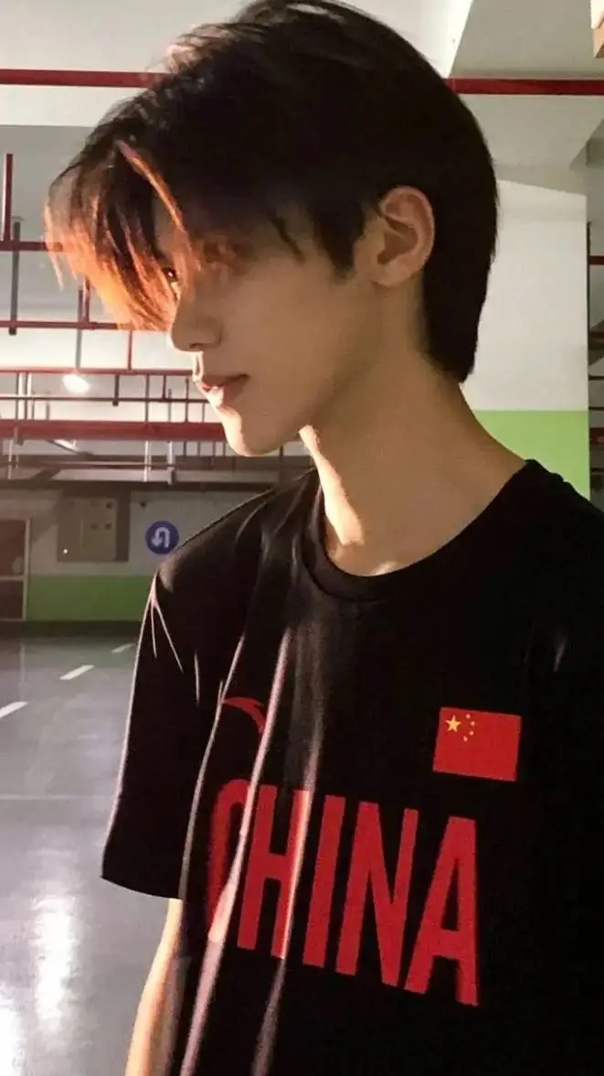 ai character: Seonghyeon background