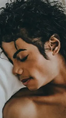 ai character: Michael Jackson  background