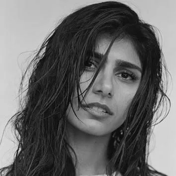 chat with ai character: Mia Khalifa 🔥❤