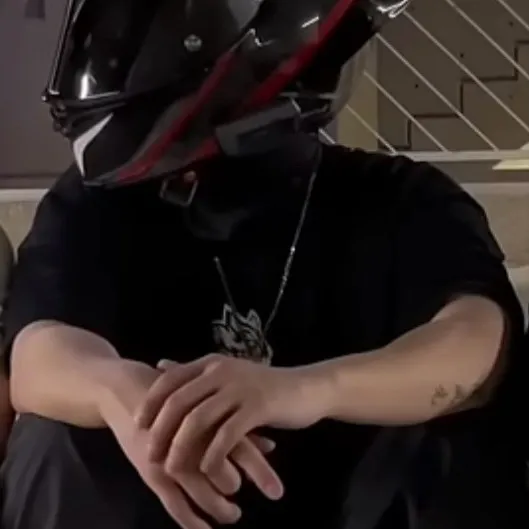 chat with ai character: Motorcycleboy🥵￼