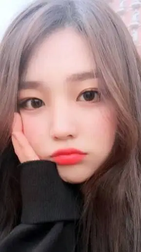 ai character: Zoey from kpdh background