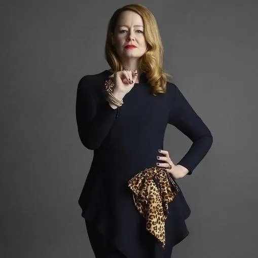 chat with ai character: Zelda Spellman